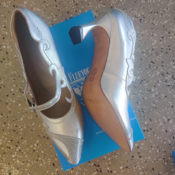 John Fluevog Emmeline style  shoes size 12 W 10 M  New - Picture 1 of 4